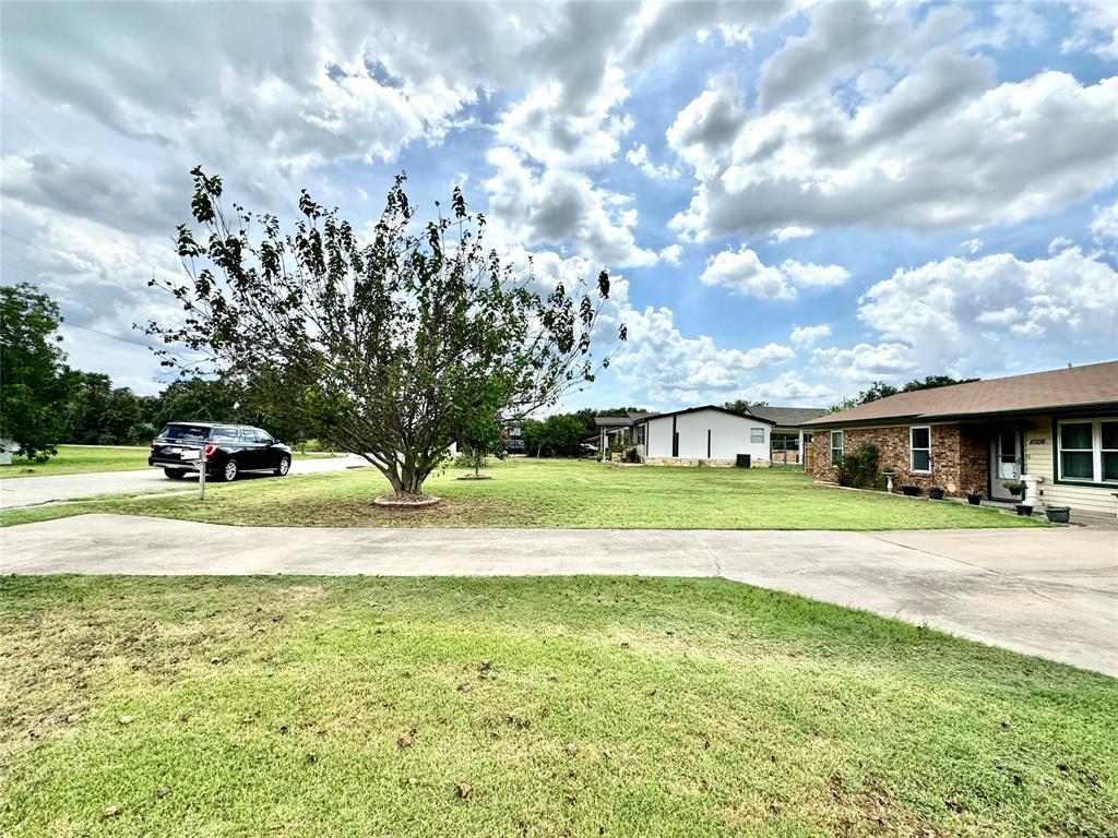 Photo 5 of 28 of 4506 Azalea Drive house