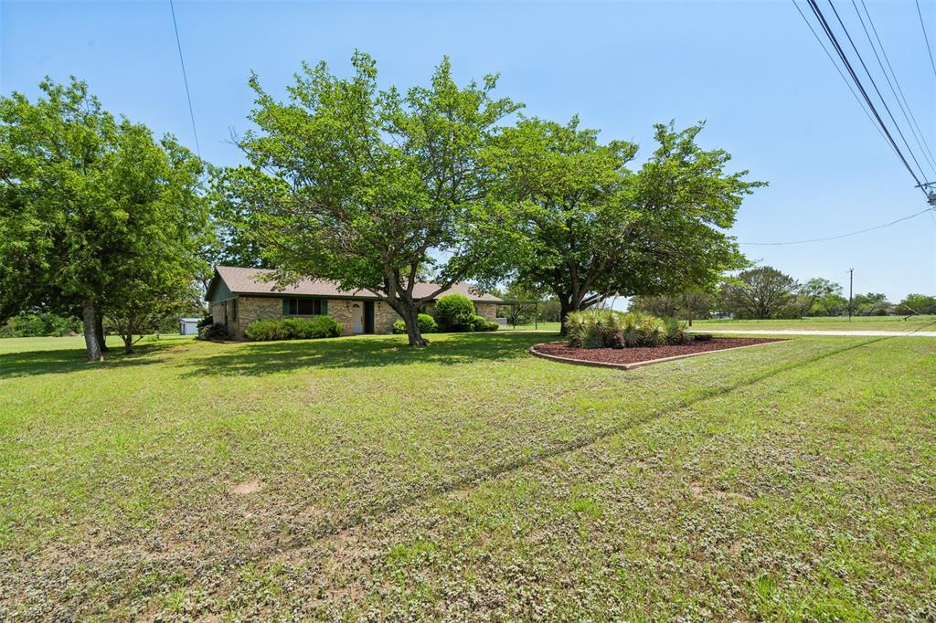 Photo 6 of 37 of 911 Holmes Drive house