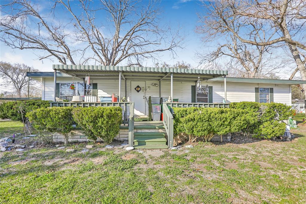 Photo 6 of 29 of 106 N 3rd Street mobile home