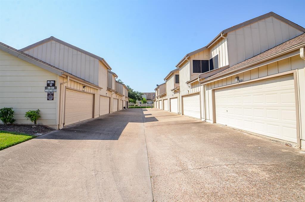 Photo 8 of 32 of 3130 Windchase Boulevard 436 townhome