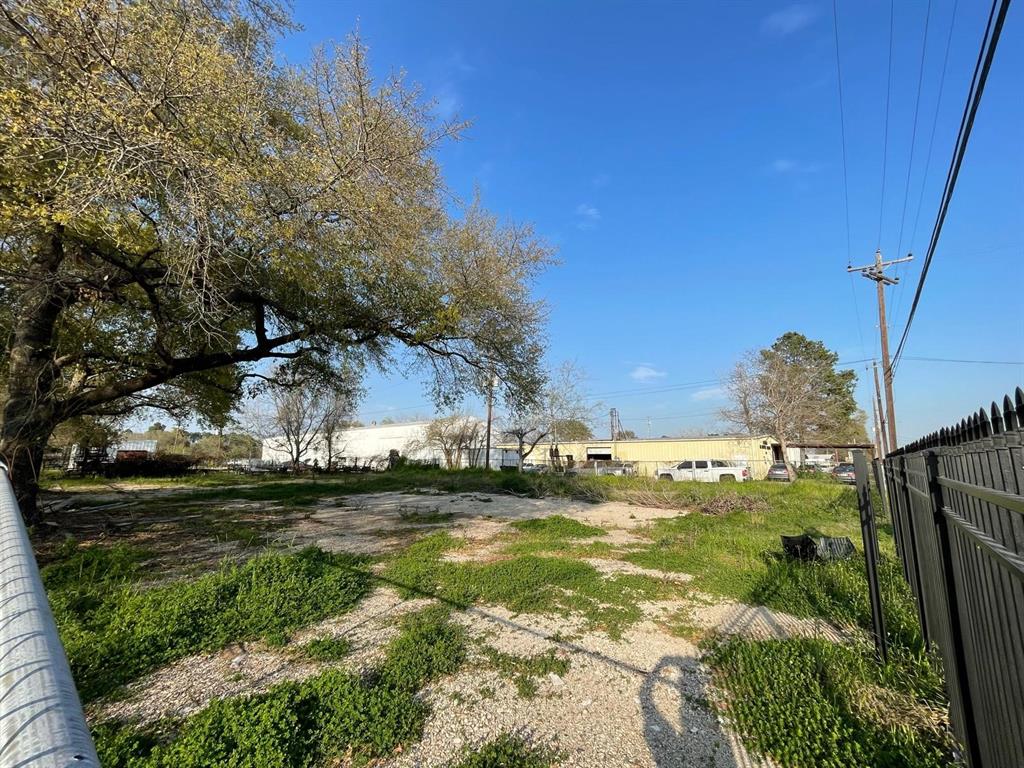 Photo 6 of 11 of 4206 Pinemont Drive land