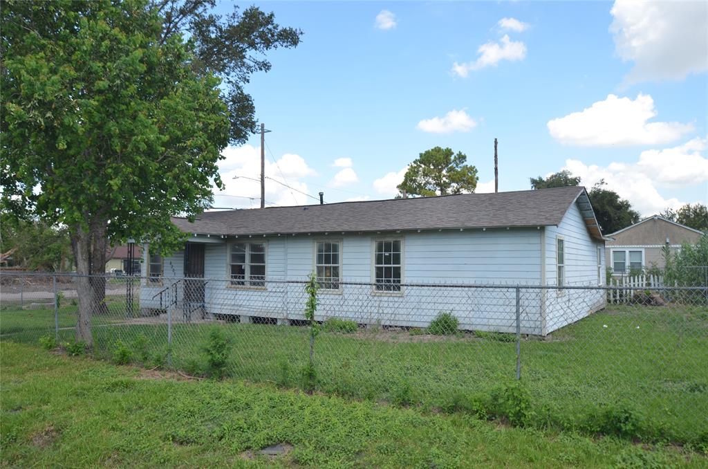 Photo 8 of 50 of 8201 Kenton Street house