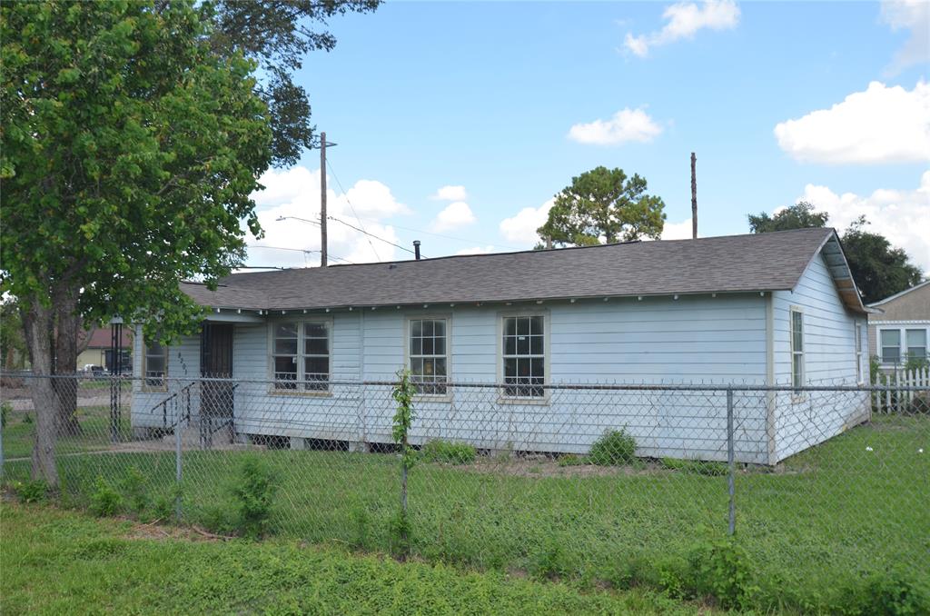 Photo 9 of 50 of 8201 Kenton Street house