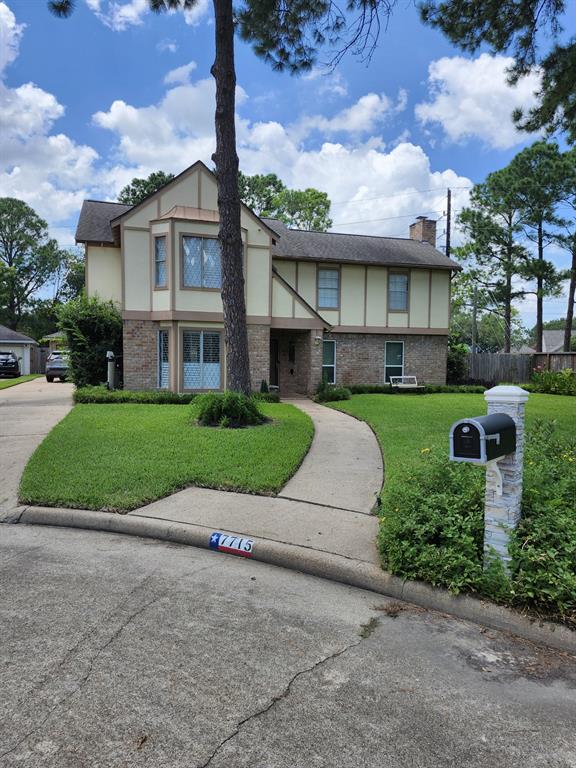 Photo 1 of 32 of 7715 Oakwood Lakes Drive house