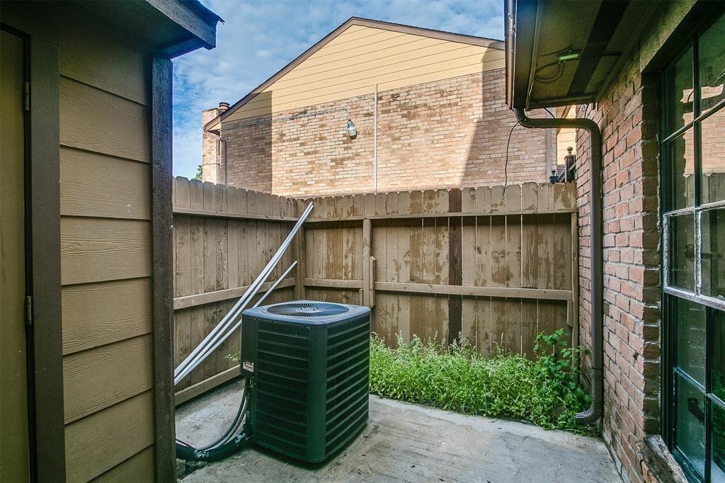 Photo 7 of 10 of 9090 S Braeswood Boulevard townhome