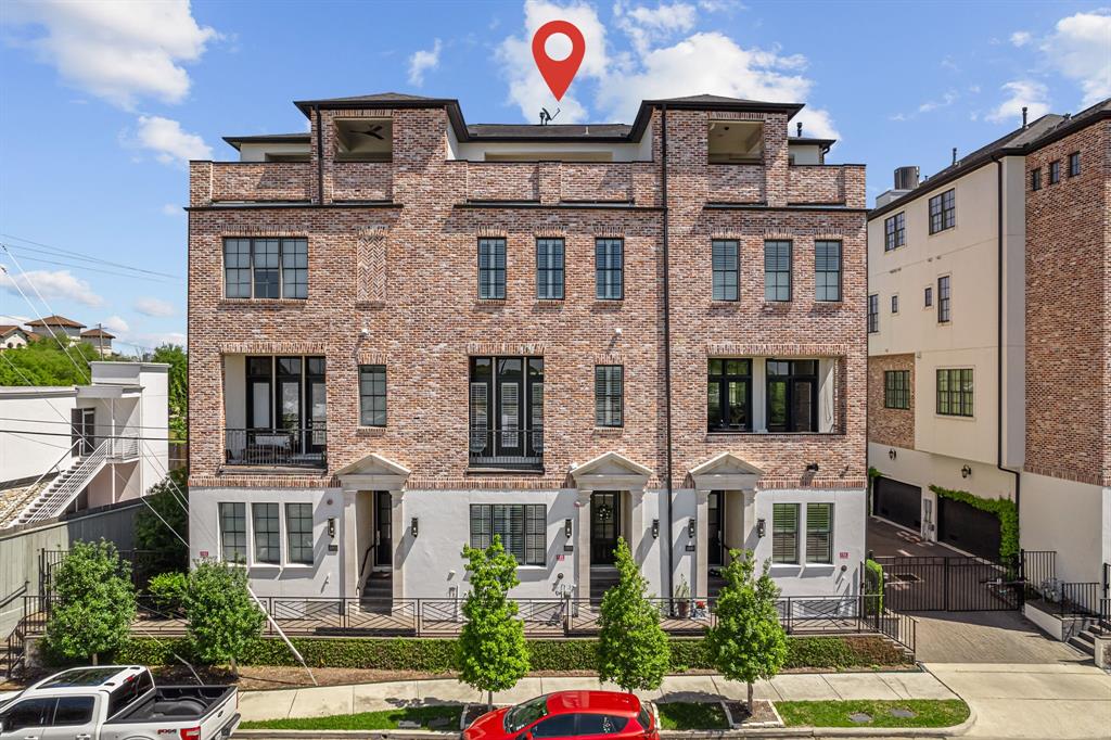 Photo 1 of 40 of 3850 Glen Arbor Drive townhome