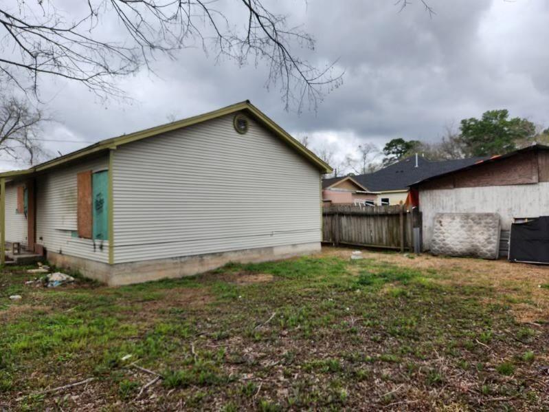 Photo 9 of 10 of 6321 Joe Louis Lane mobile home