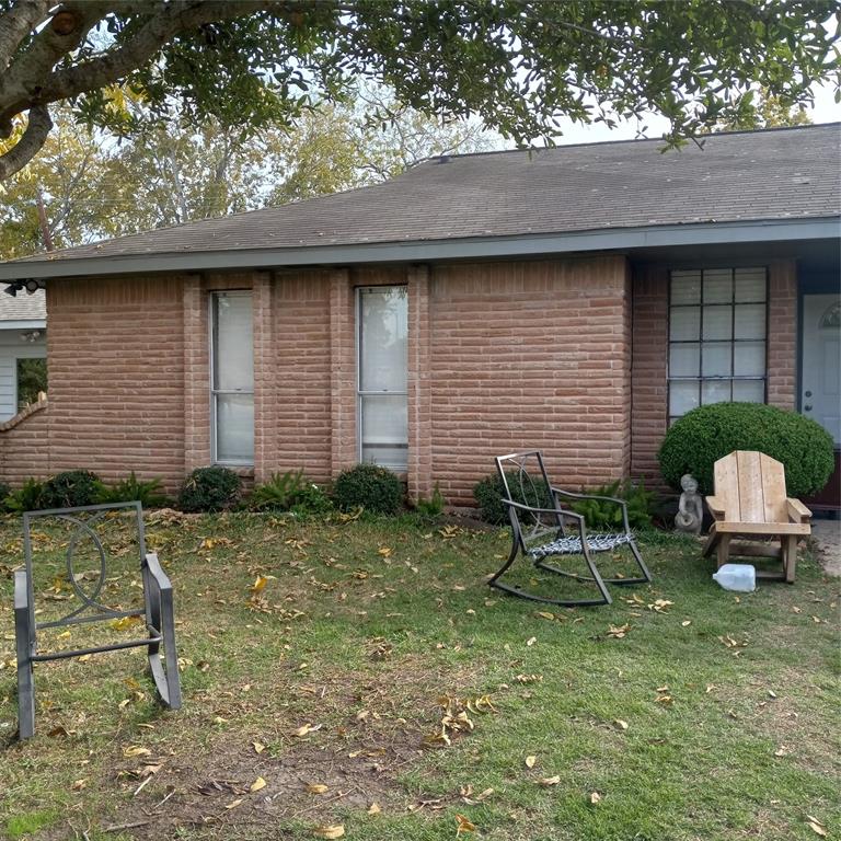 Photo 3 of 16 of 10710 Concho Street house