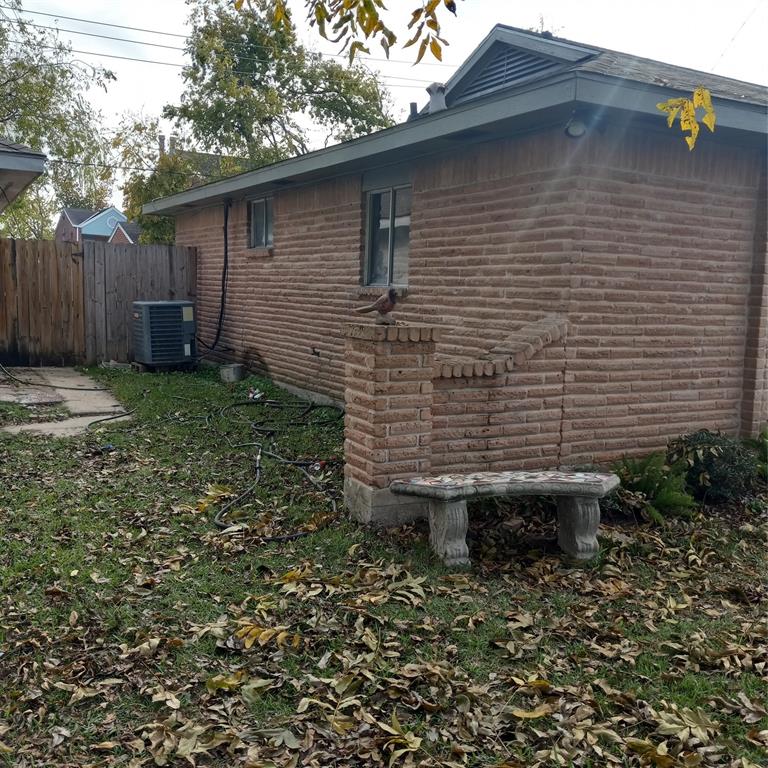 Photo 6 of 16 of 10710 Concho Street house