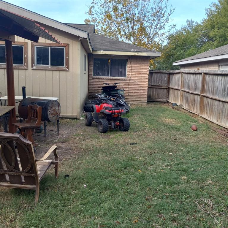 Photo 7 of 16 of 10710 Concho Street house