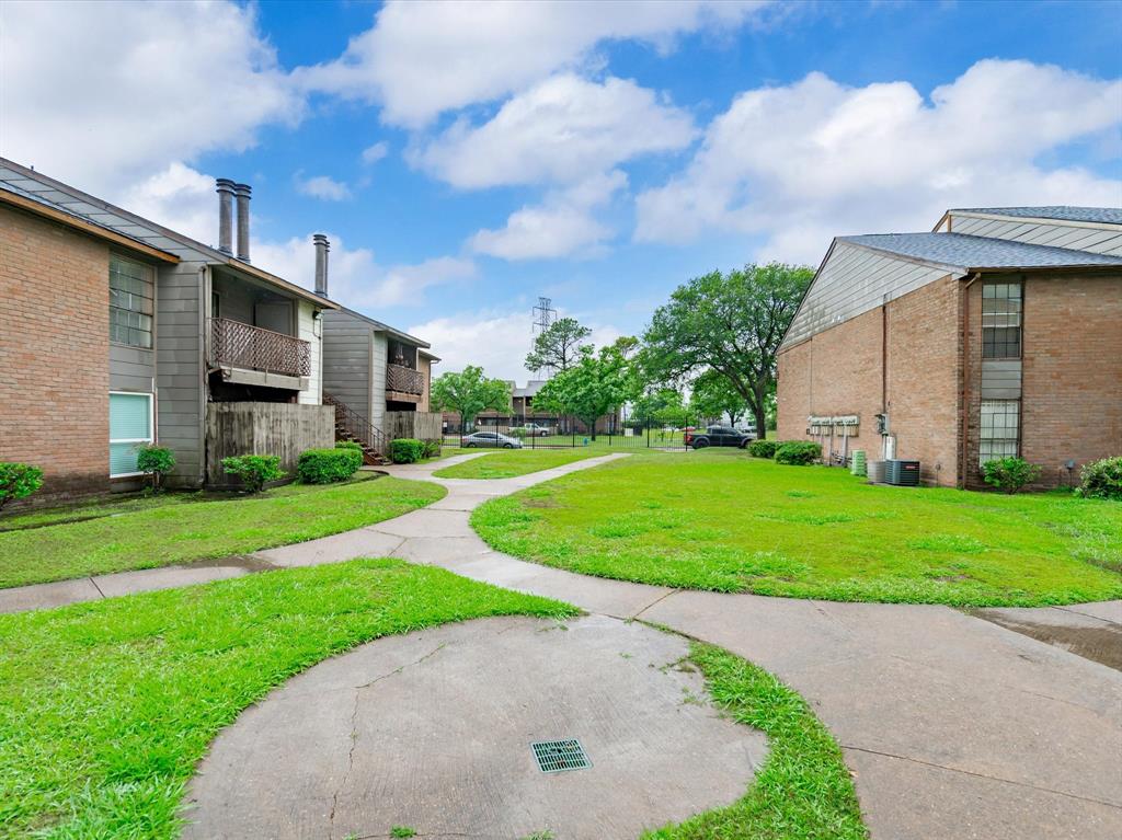 Photo 23 of 26 of 9090 S Braeswood Boulevard 75 condo