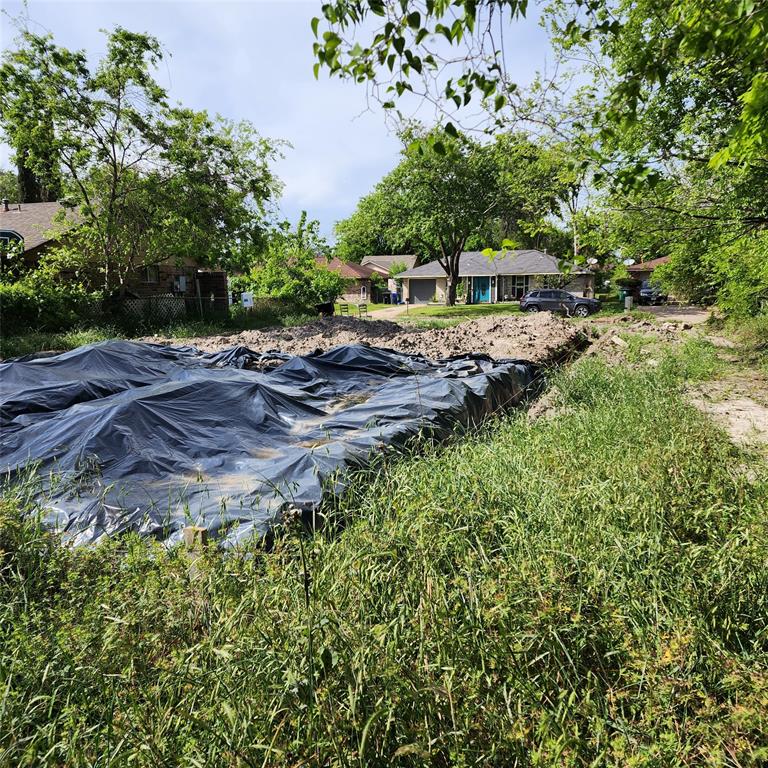 Photo 6 of 10 of 4535 Fallen Oaks Drive land