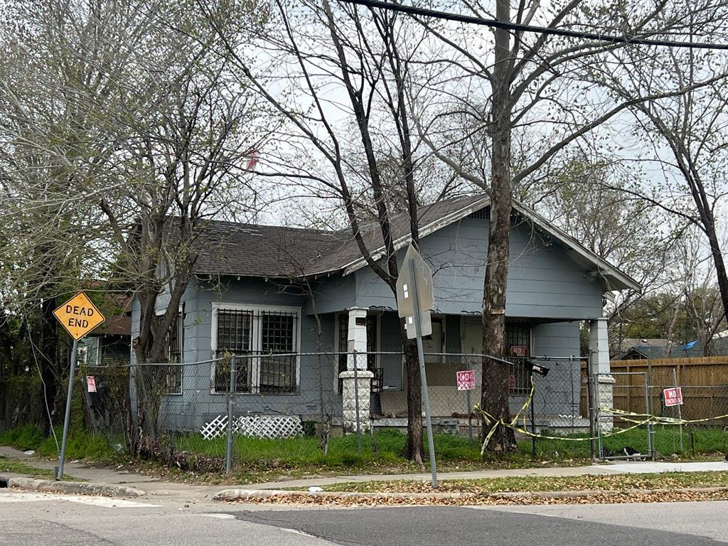 Photo 4 of 40 of 901 Quitman Street house