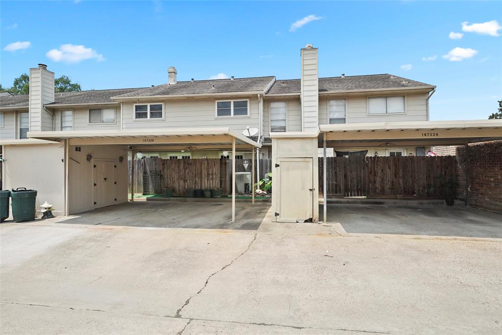 Photo 3 of 29 of 14732 Perthshire Road B townhome