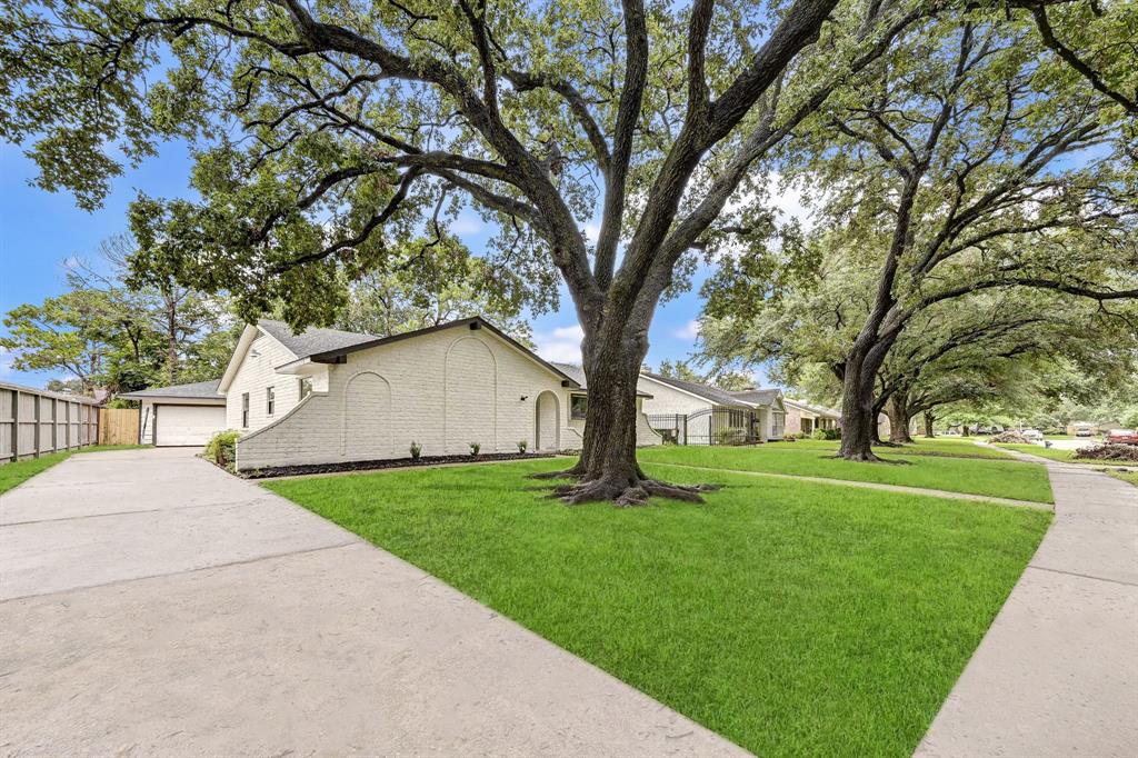 Photo 41 of 43 of 7802 Gulfton Street house