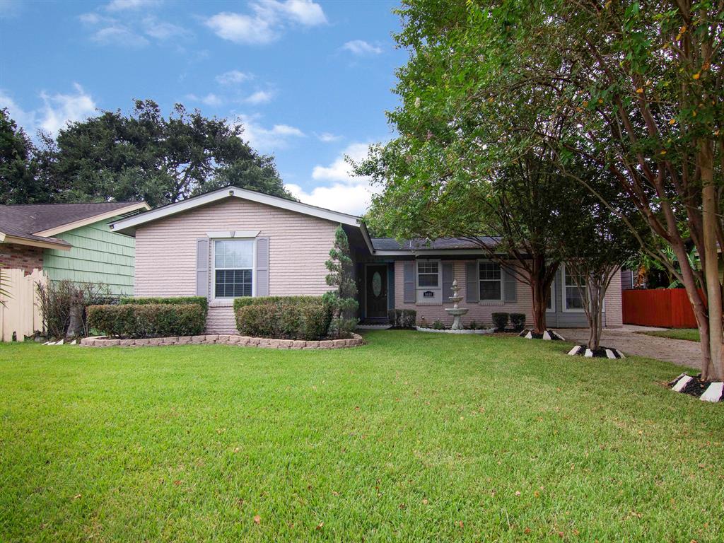 Photo 1 of 30 of 8618 Glenbrae Street house