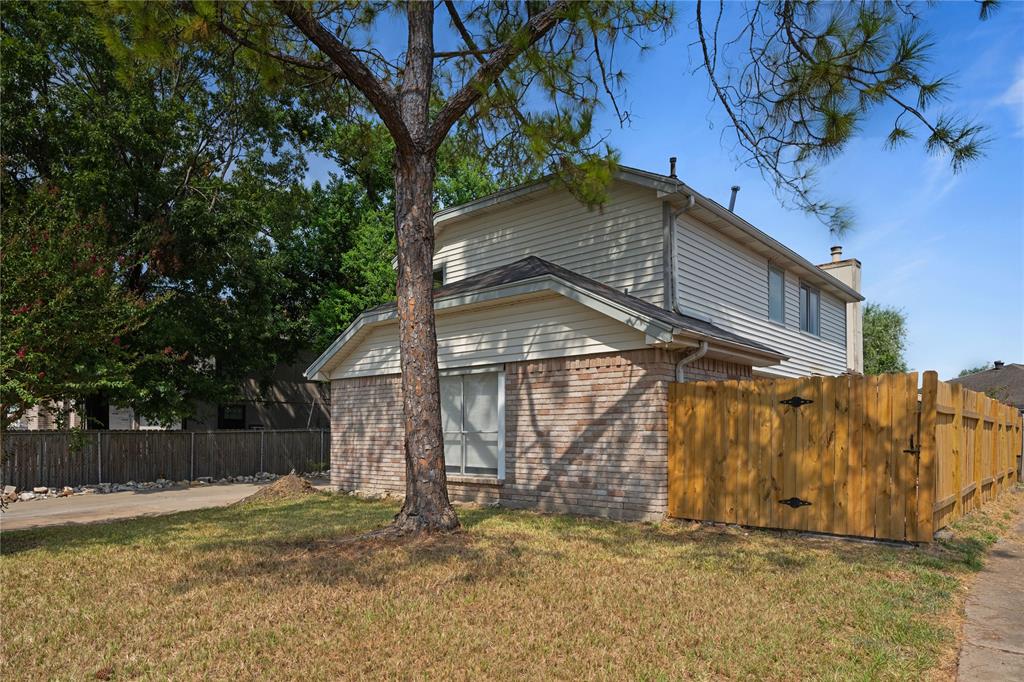 Photo 5 of 32 of 11919 Sandpiper Drive house