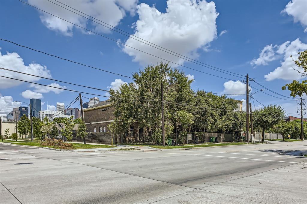 Photo 13 of 13 of 1414 Emancipation Avenue B house