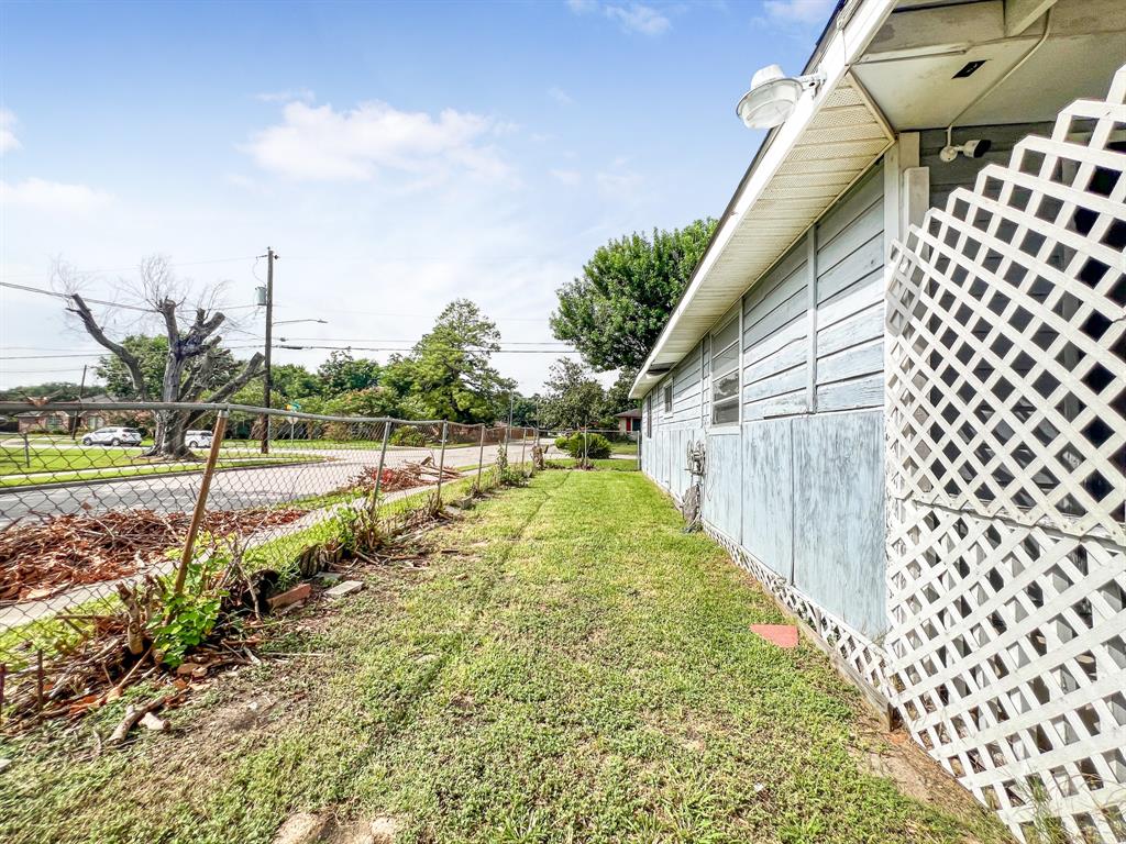 Photo 42 of 45 of 4843 Bricker Street house