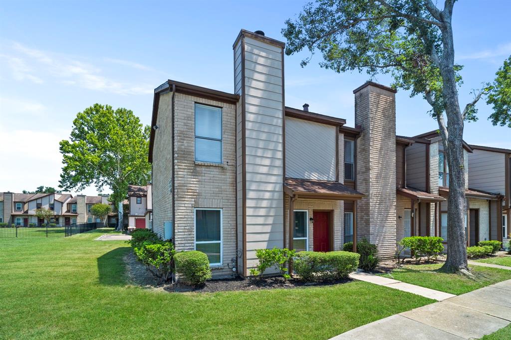 Photo 1 of 38 of 12500 Brookglade Circle 189 townhome