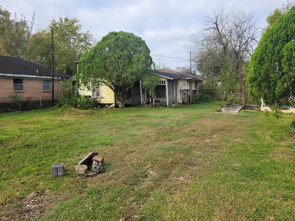 Photo 3 of 5 of 3009 Staples Street land