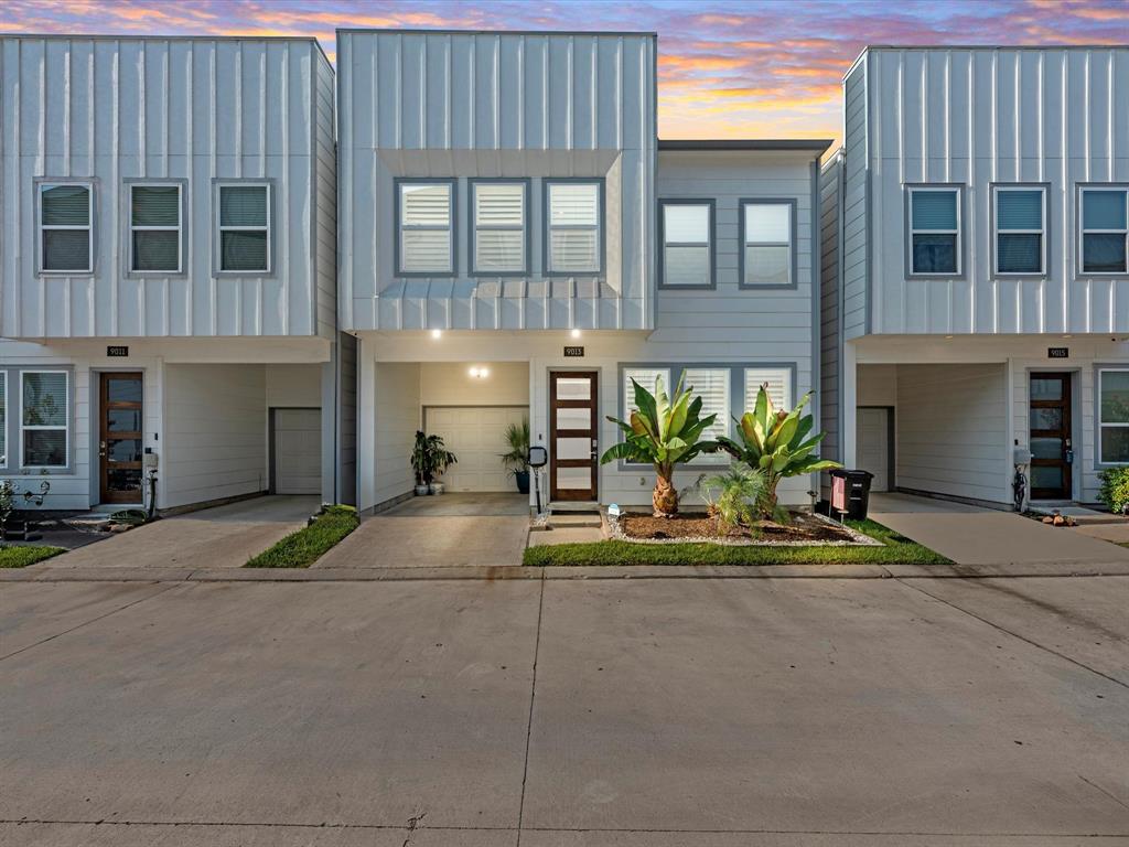 Photo 1 of 18 of 9013 Lonestar Creekbend Lane townhome