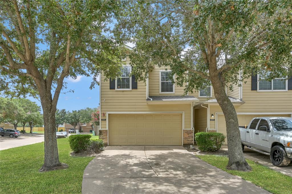 Photo 1 of 30 of 6003 Shadow Isle Lane townhome