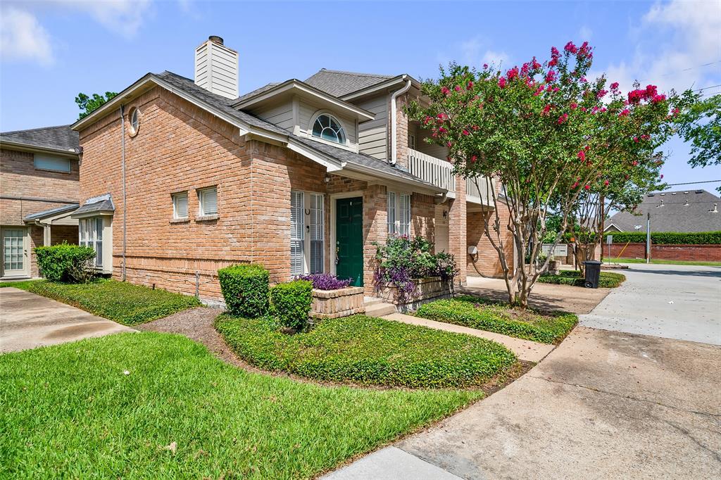 Photo 1 of 31 of 5515 Strack Road 121 townhome