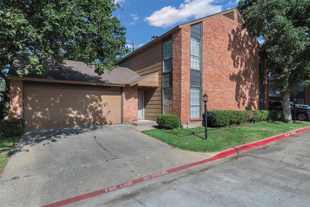 Photo 2 of 21 of 1915 Wilshire Drive townhome