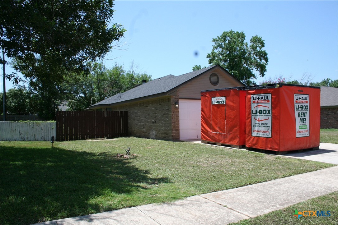 Photo 2 of 33 of 4504 Bluestem Lane house