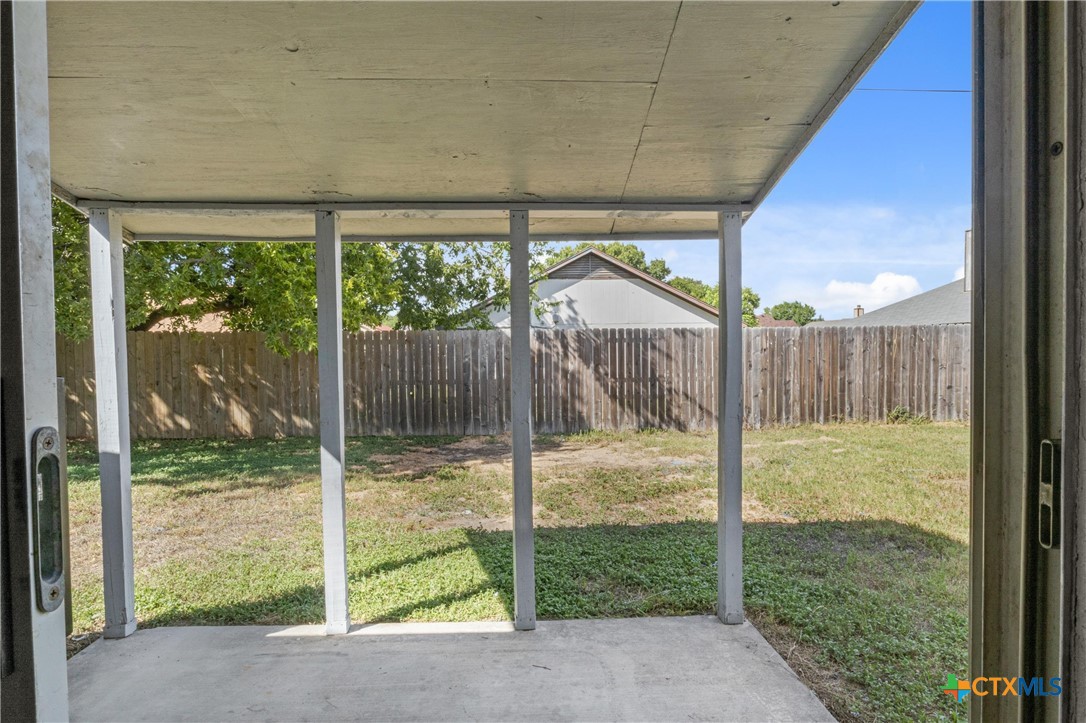 Photo 19 of 26 of 2507 Bluebonnet Dr house