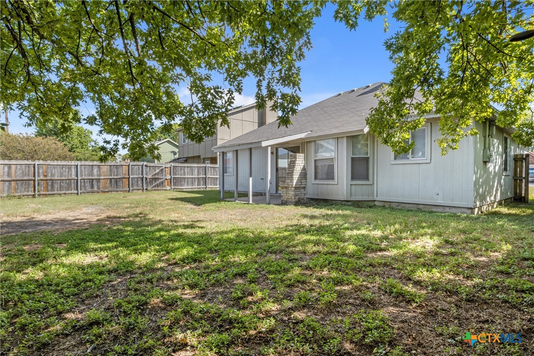 Photo 22 of 26 of 2507 Bluebonnet Dr house