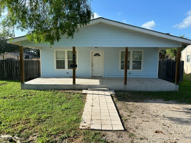 Photo 1 of 14 of 604 E Ragland Avenue house