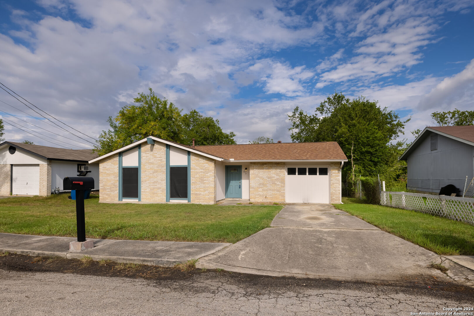 Photo 1 of 19 of 812 hickory hill house