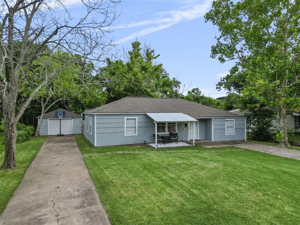 Photo 3 of 29 of 515 Bluebonnet Drive house