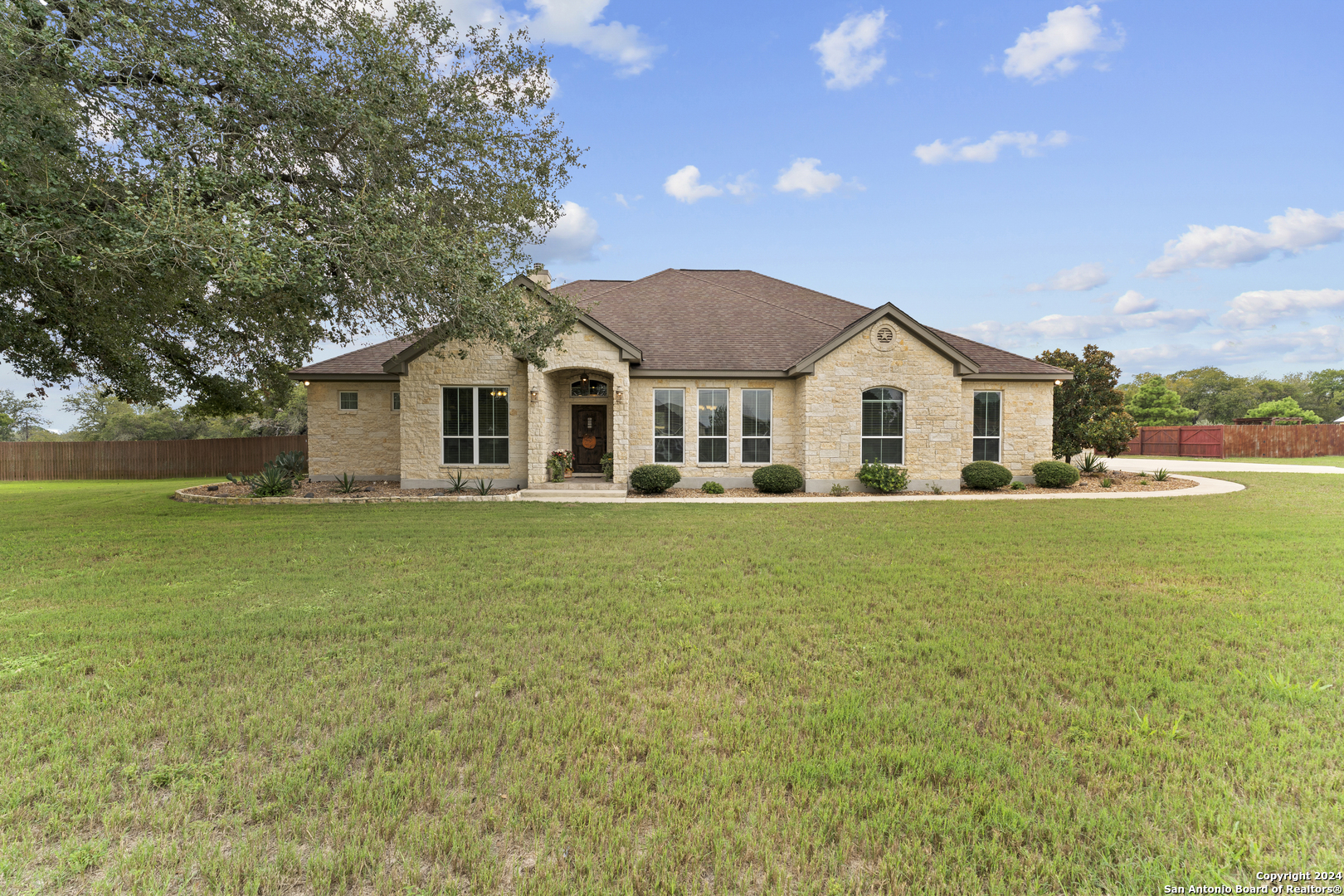 Photo 1 of 40 of 133 VINTAGE RANCH CIR house