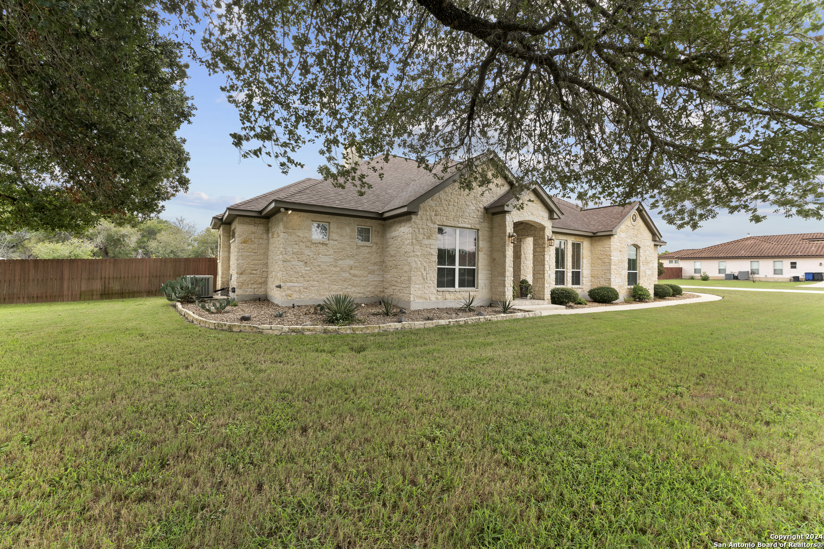 Photo 11 of 40 of 133 VINTAGE RANCH CIR house