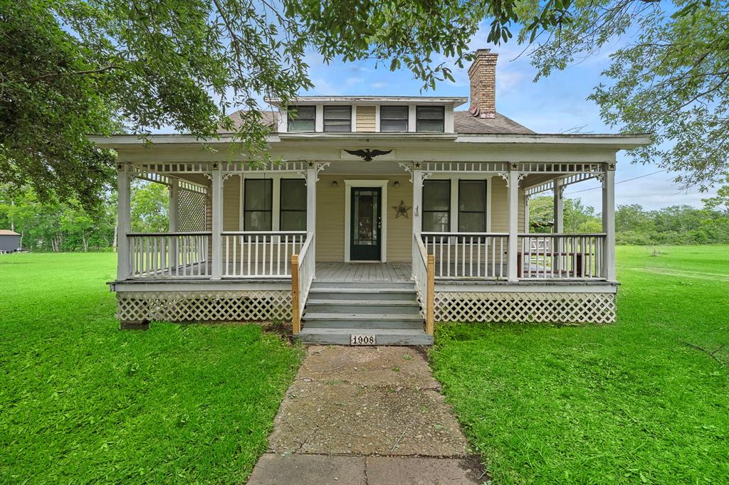 Photo 1 of 16 of 1908 Carolina Avenue house