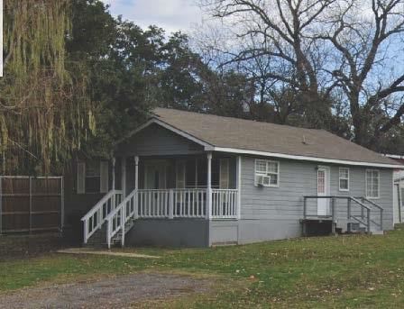 Photo 1 of 14 of 704 Lakeshore Drive house