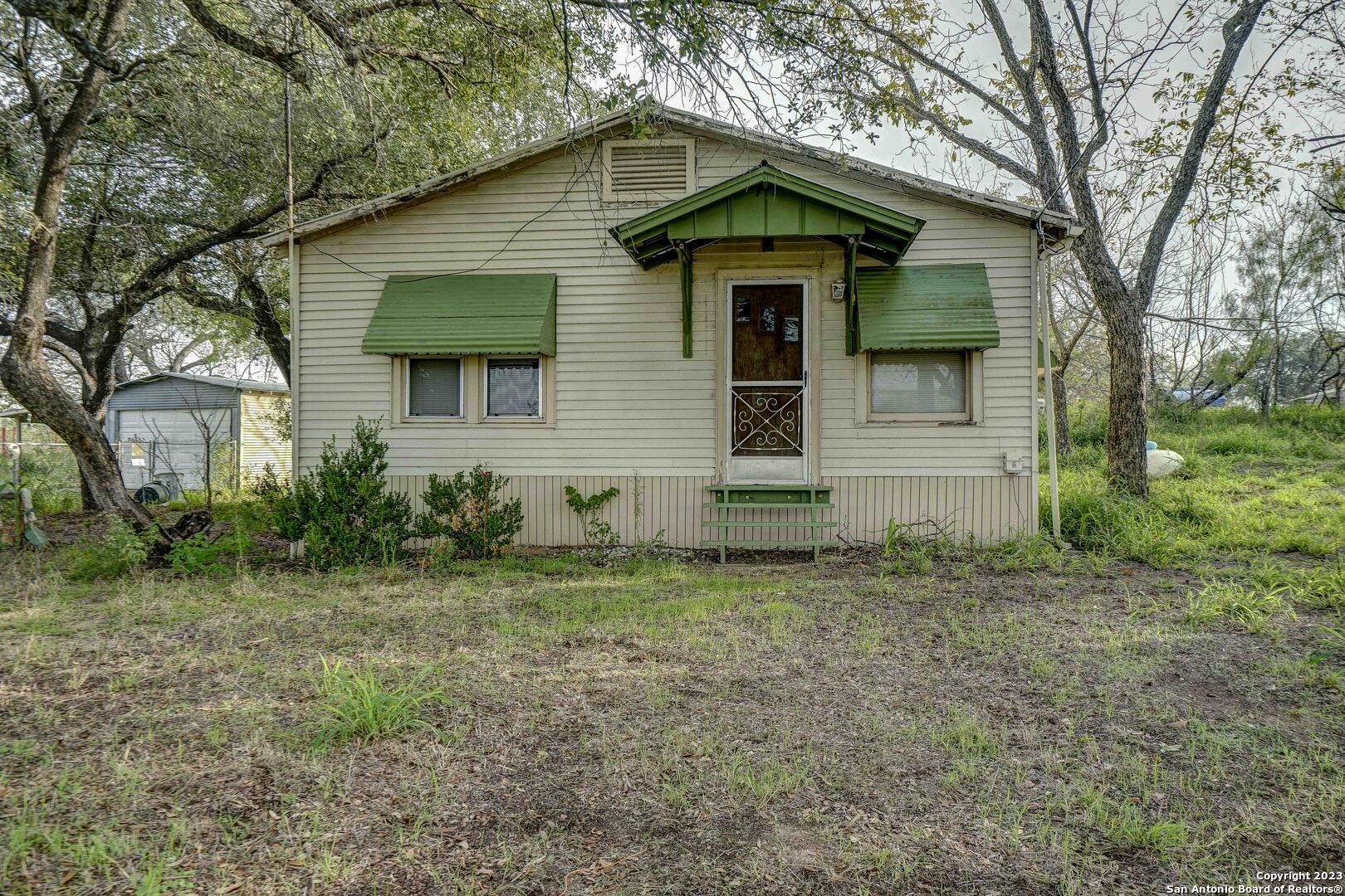 Photo 1 of 32 of 17770 Interstate 35 S house