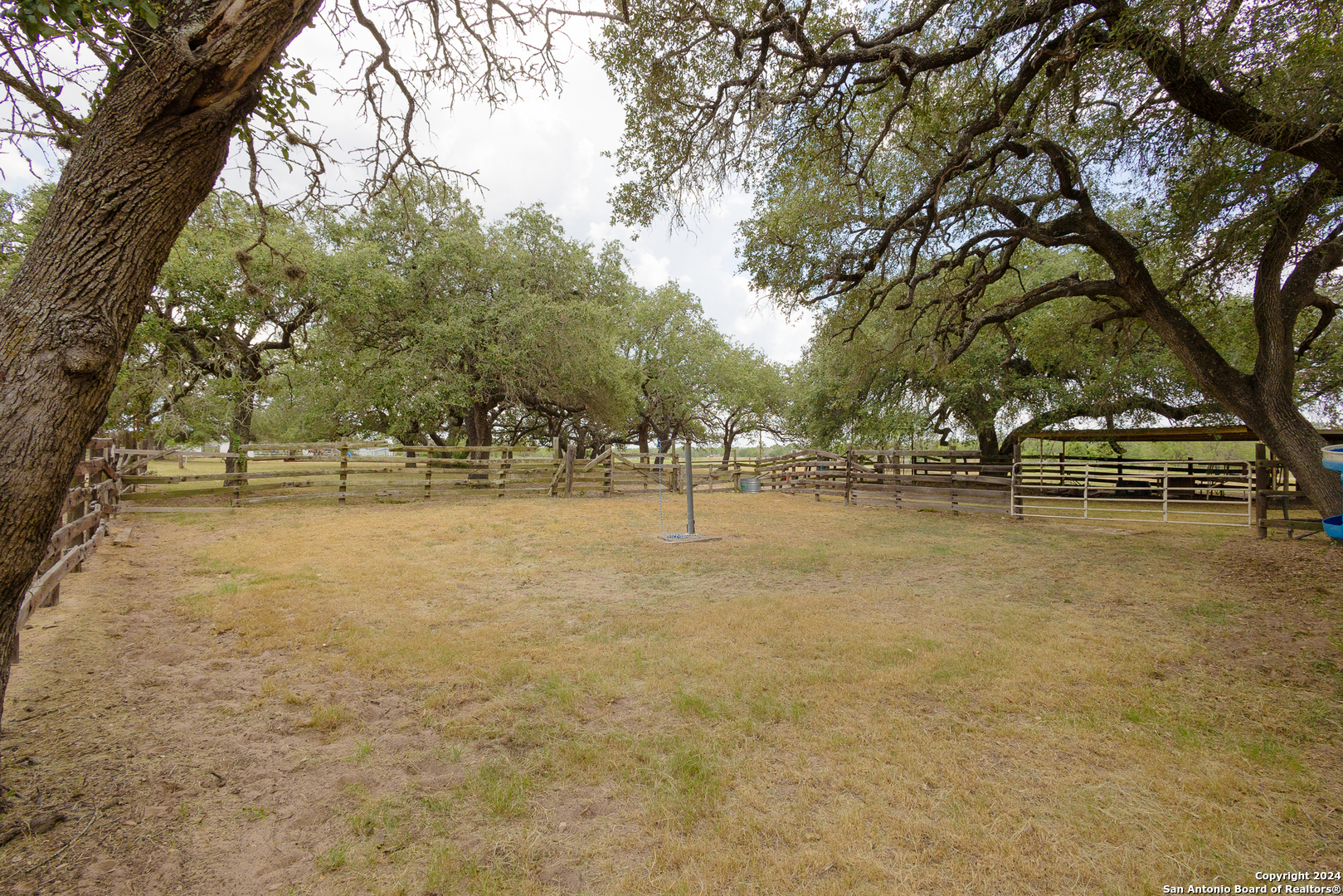 Photo 41 of 49 of 1480 box house land