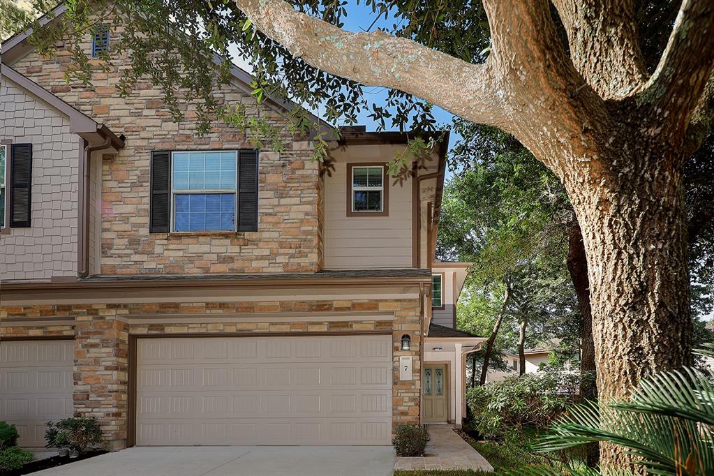 Photo 2 of 27 of 7 Fairlee Court townhome