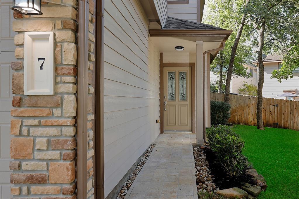 Photo 3 of 27 of 7 Fairlee Court townhome