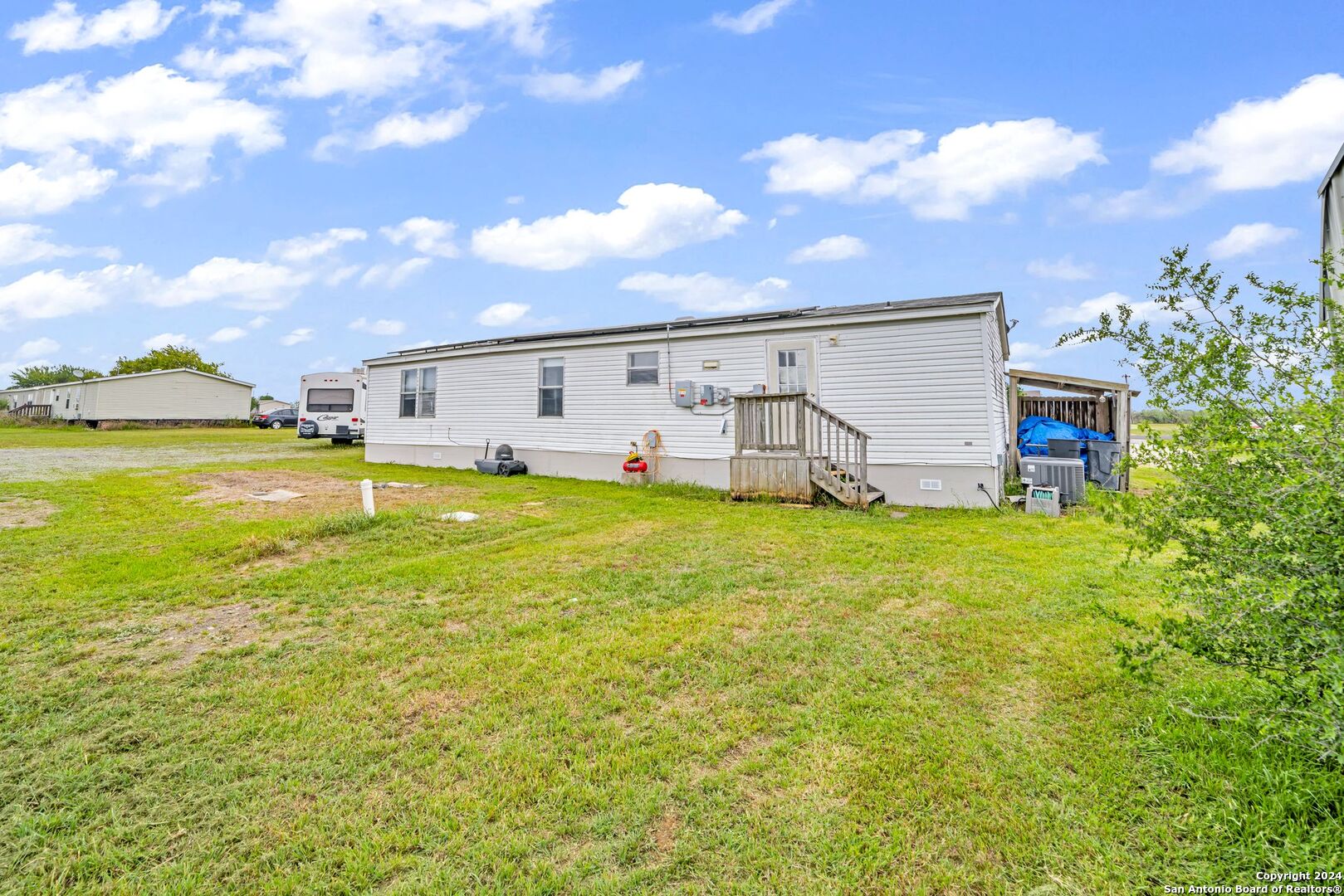 Photo 20 of 25 of 166 Broward mobile home