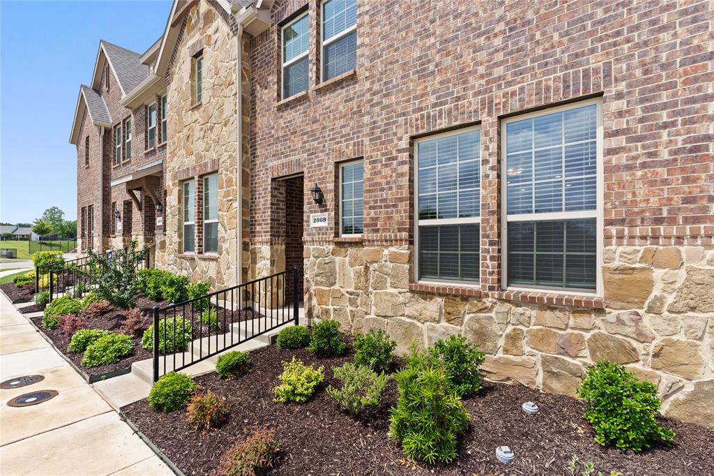 Photo 1 of 19 of 2069 Juniper Pass townhome