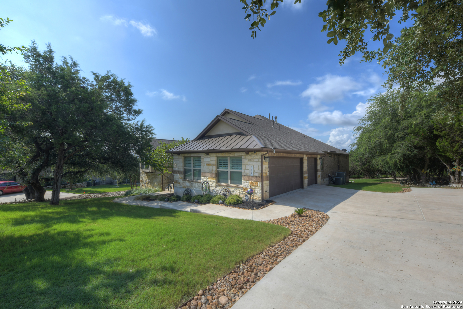 Photo 2 of 32 of 2126 RANCH LOOP DR house