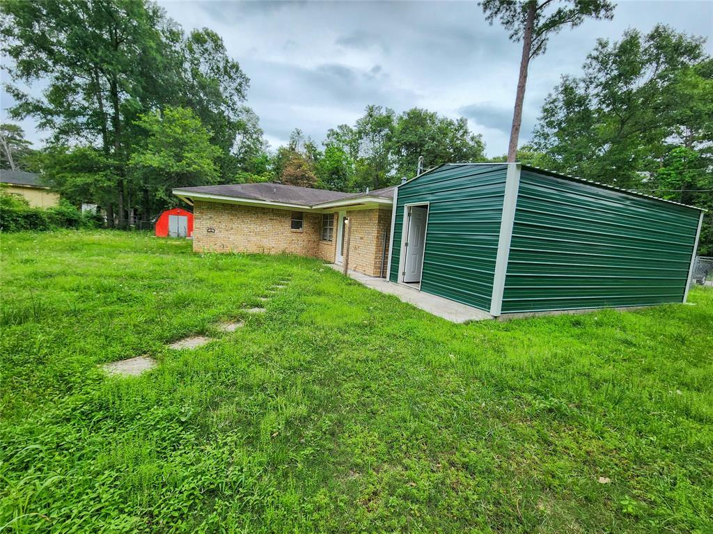 Photo 5 of 30 of 19742 Live Oak N mobile home