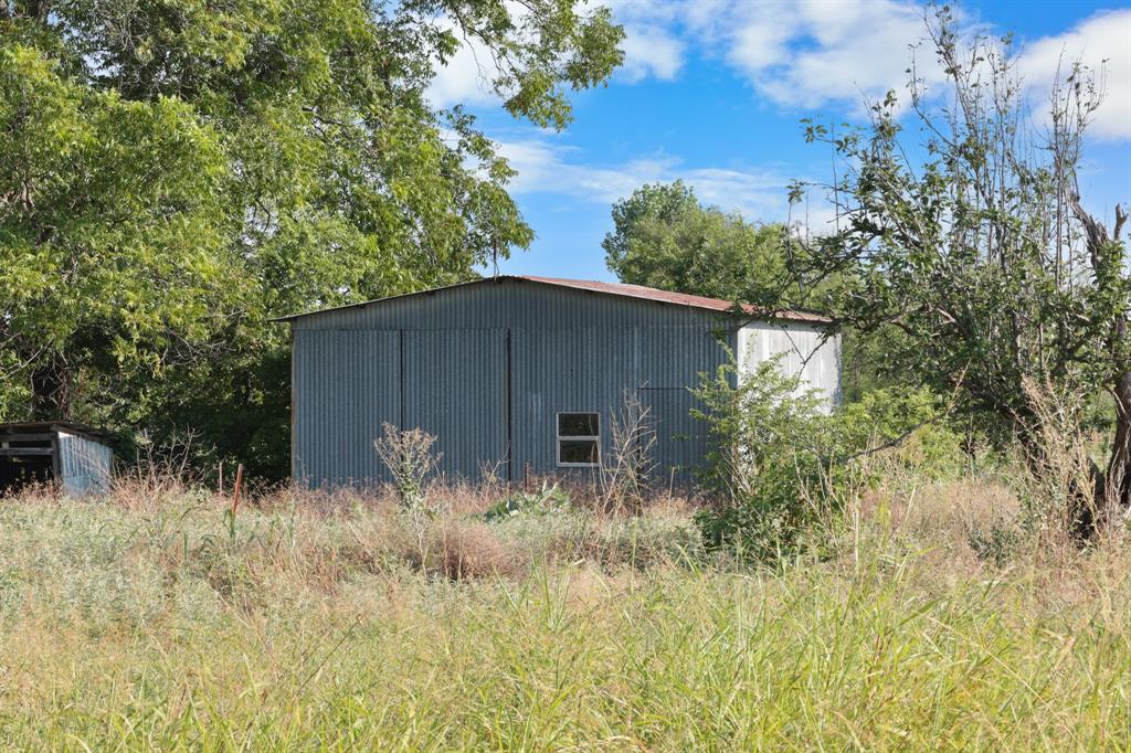 Photo 15 of 37 of 117 Bluebonnett house