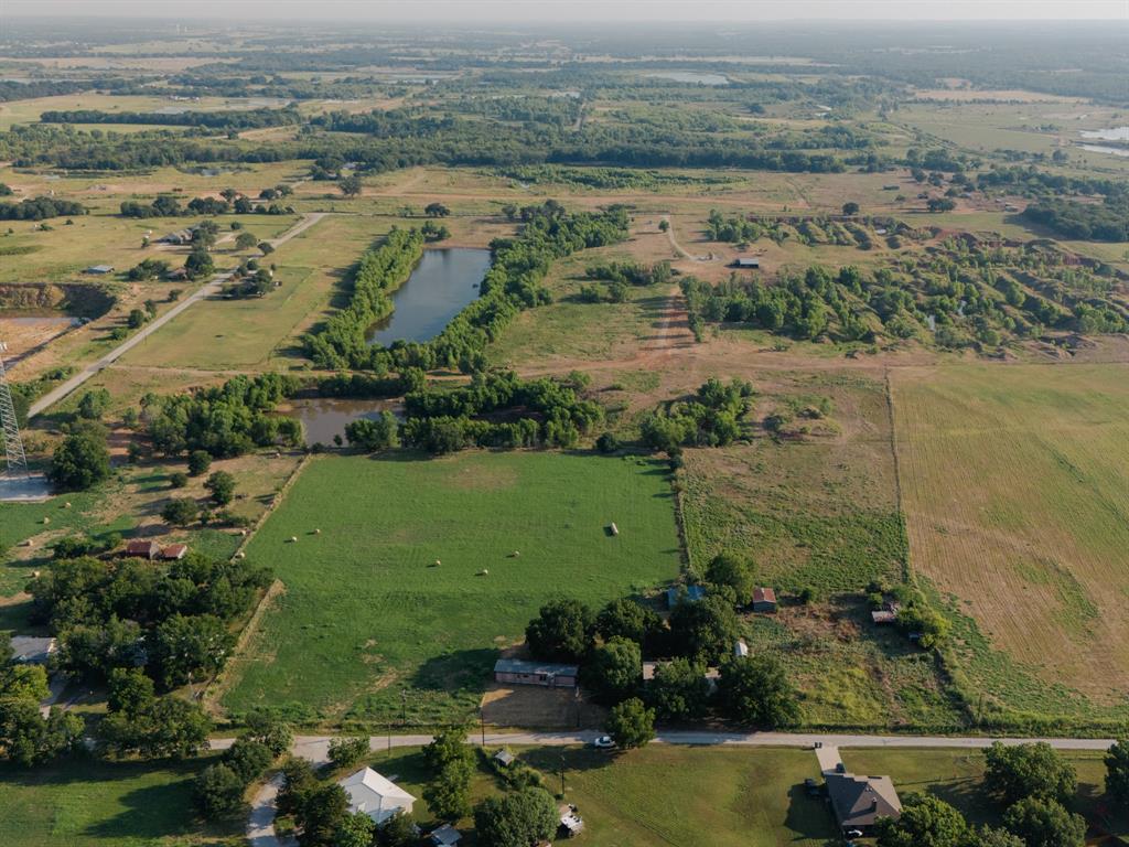 Photo 9 of 37 of 117 Bluebonnett house