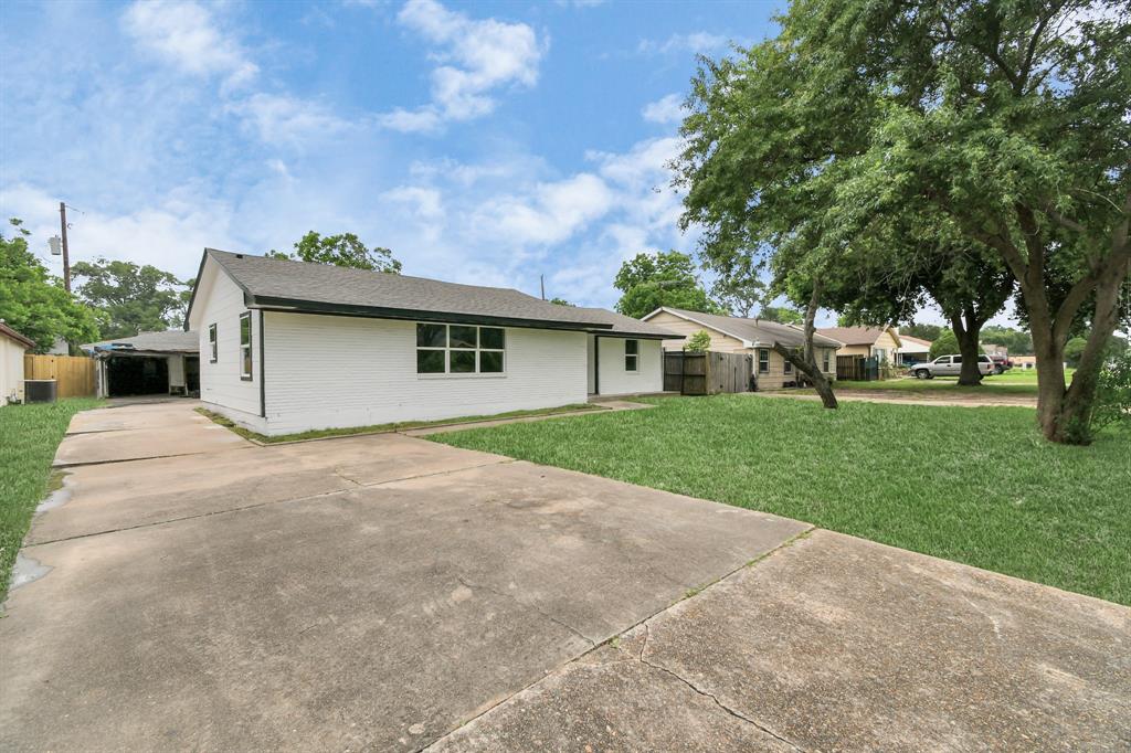 Photo 22 of 23 of 214 W Texas Avenue house